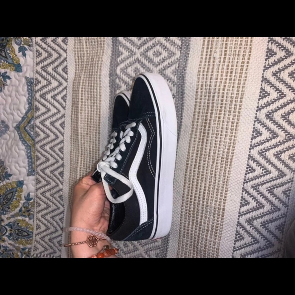 Vans - Picture 5 of 9